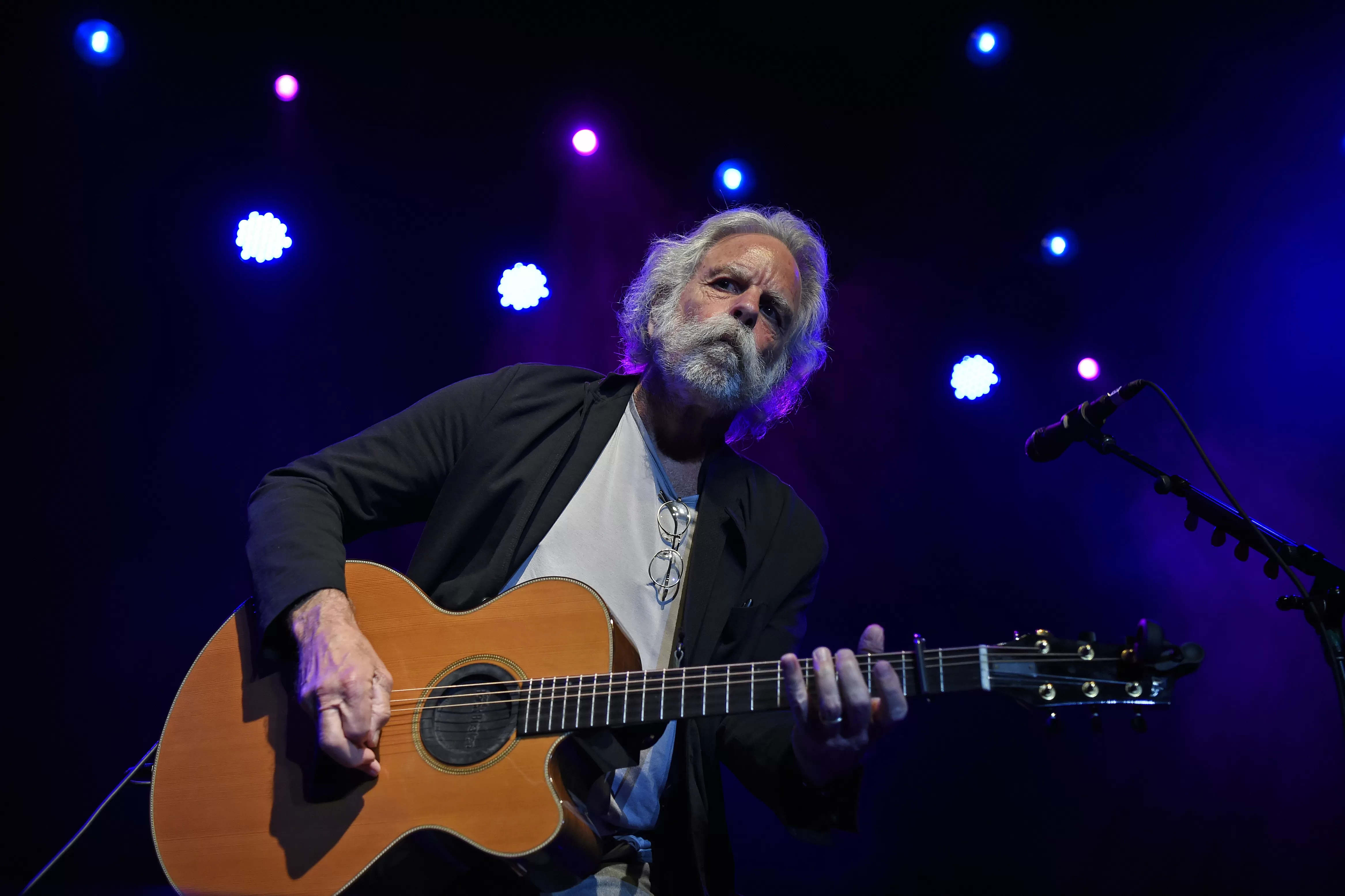 Warriors to honor late Grateful Dead founder Bob Weir
