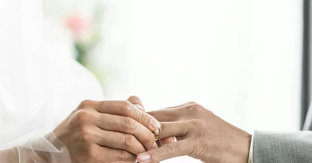 Trump Ending Automatic Green Cards for Migrants Marrying U.S. Citizens