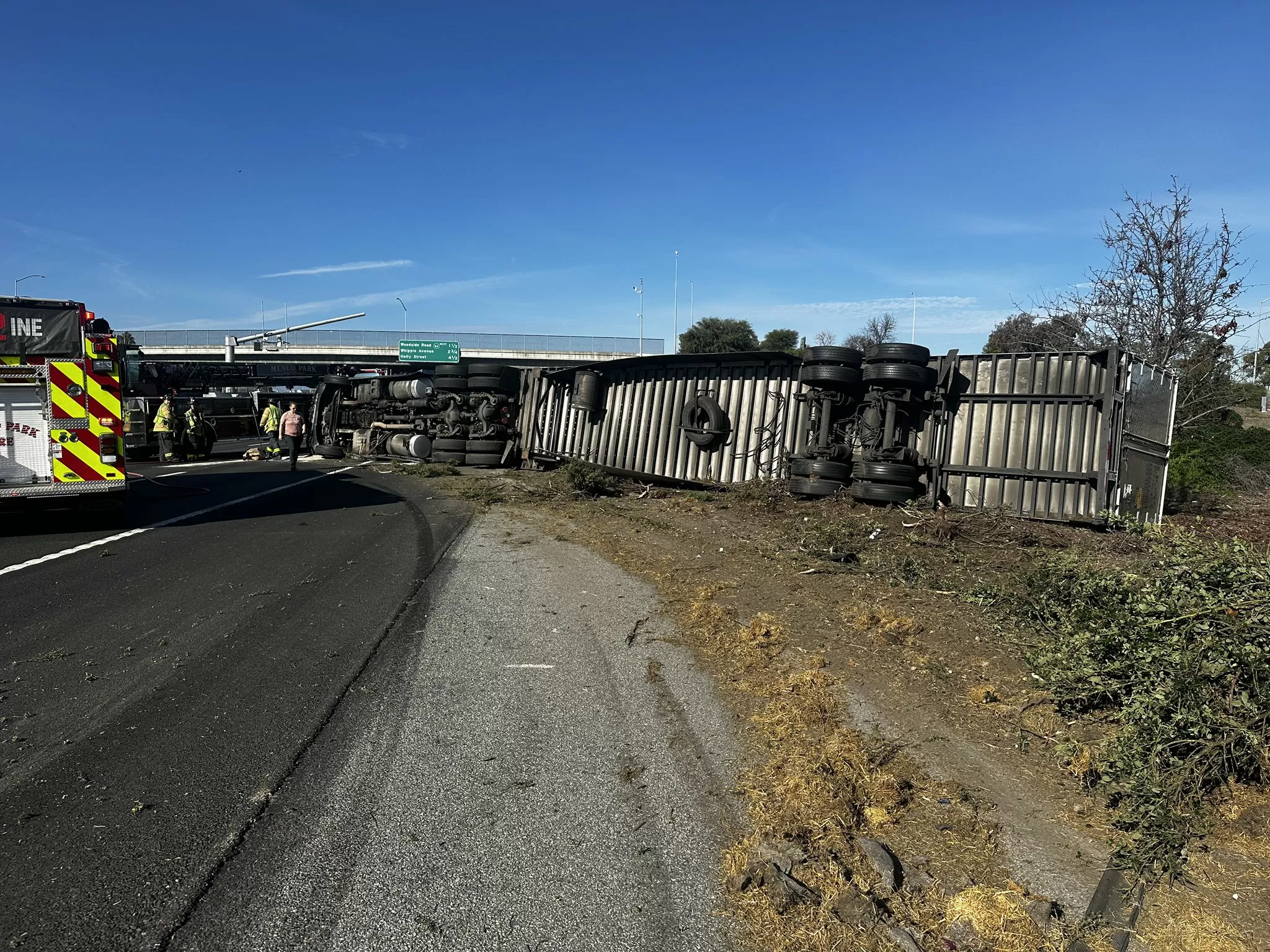 Lanes of Highway 101 closed Sunday due to overturned big rig