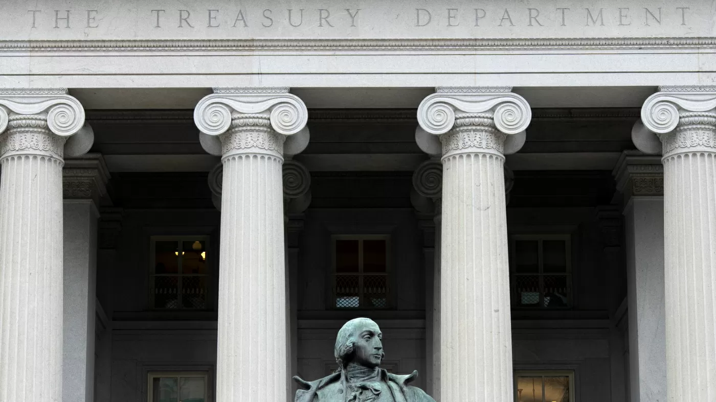 US threatens to cut off Swiss bank from financial system over alleged Iran, Russia ties