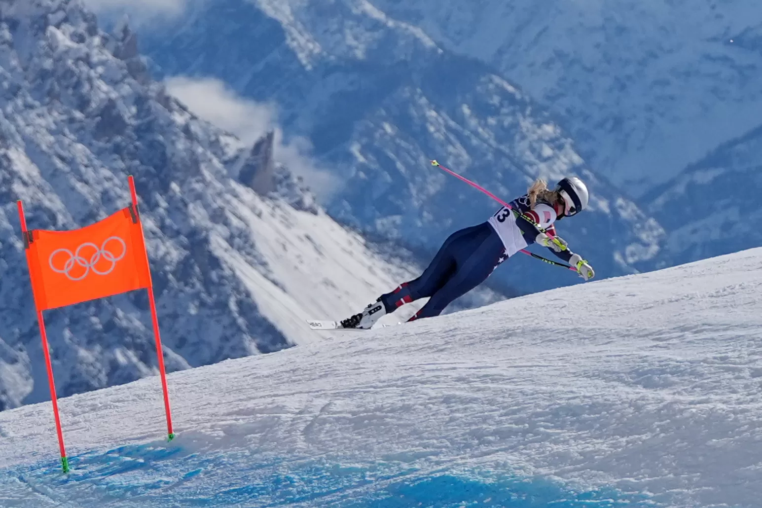 Lindsey Vonn breaks leg in downhill crash at Winter Olympics, in stable condition at hospital