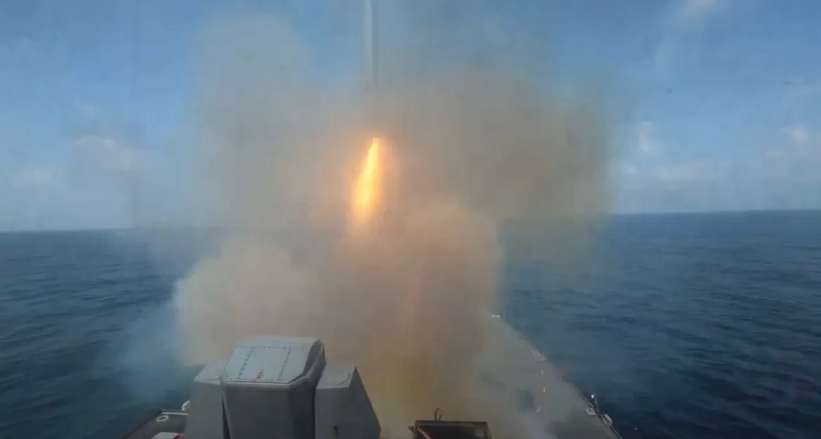 US Releases Epic Unclassified Video of American Fighter Jets Bombing Iranian Targets (VIDEO)