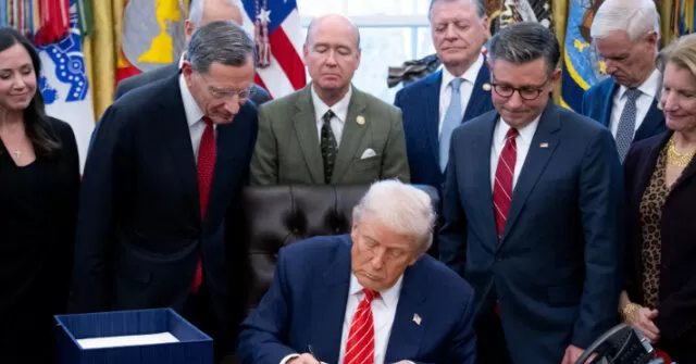 Trump Signs Bill to End Partial Government Shutdown