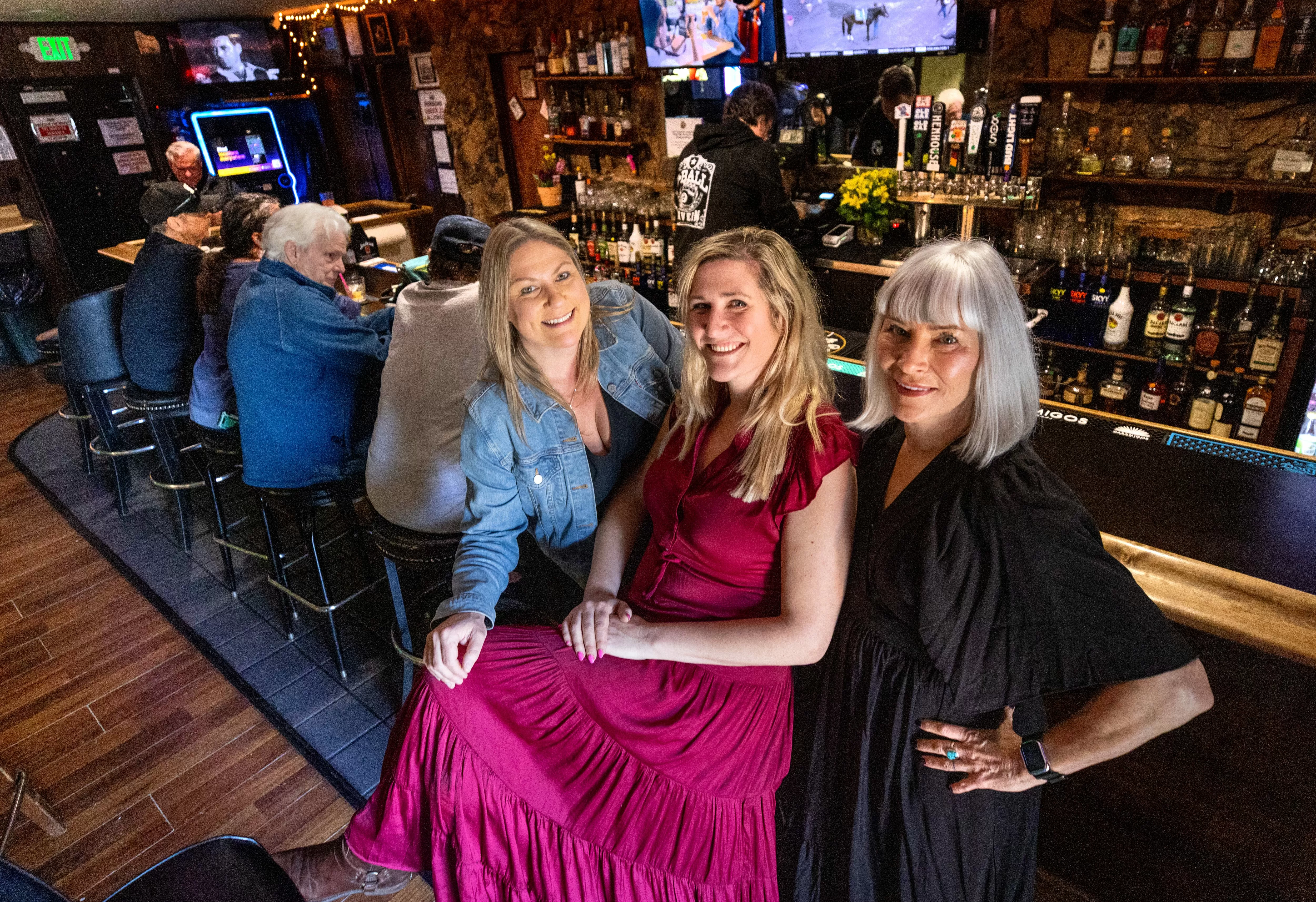 Women take over historic Sonoma County bar, want to bring back Cotati Crawl