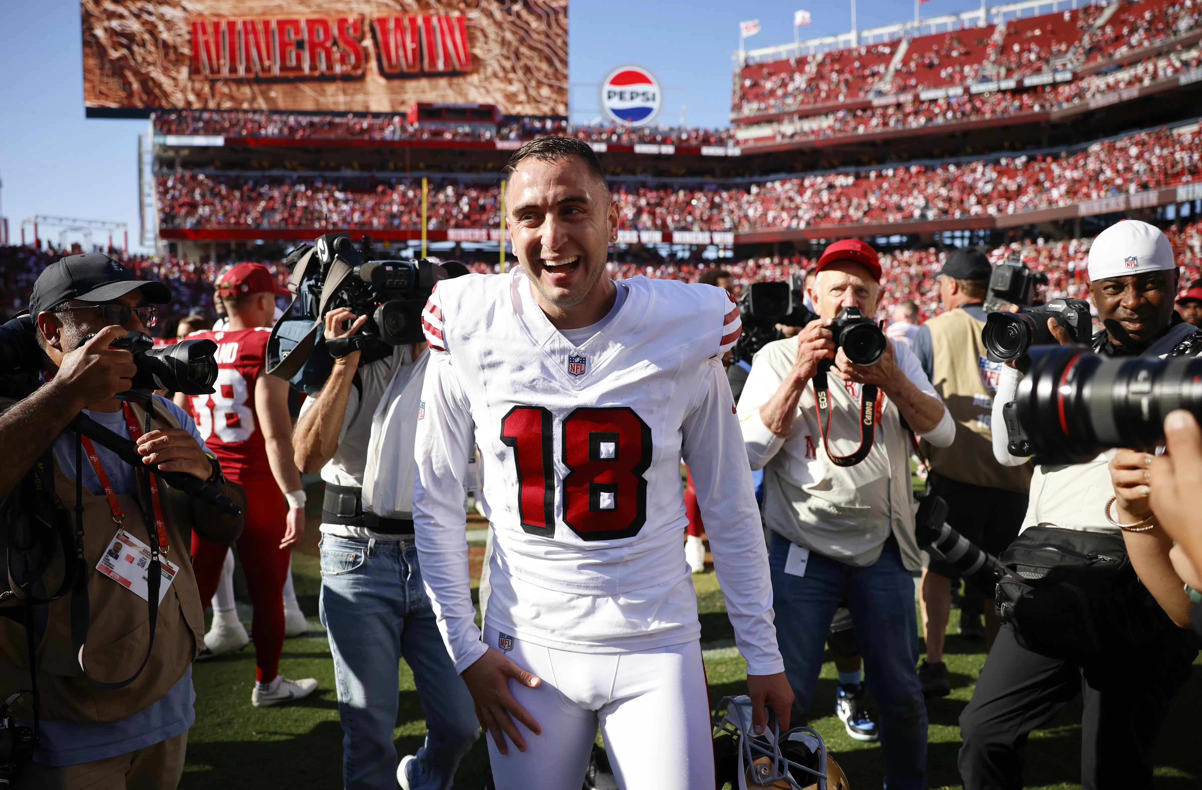 49ers strike pricey deal with kicker Eddy Piñeiro to keep him off market