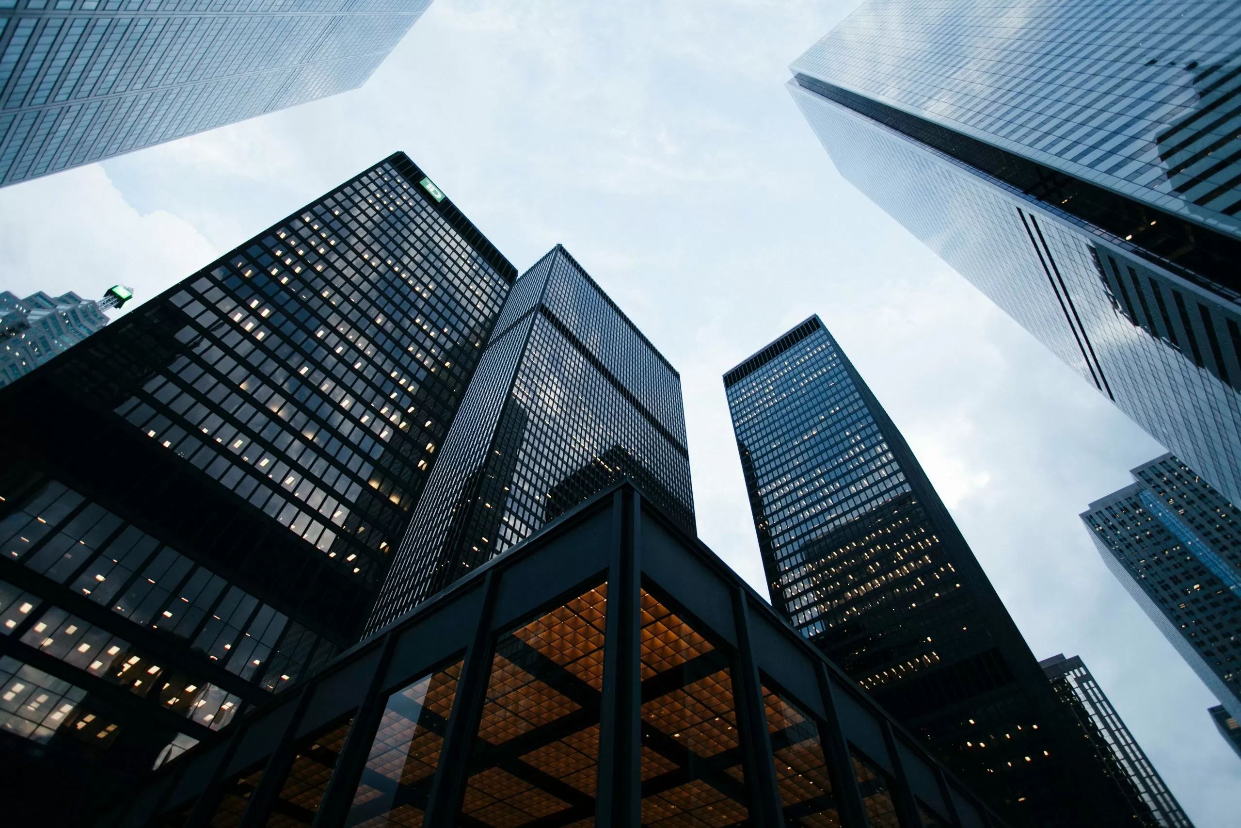 Practical financial tips for self-employed professionals in South West London