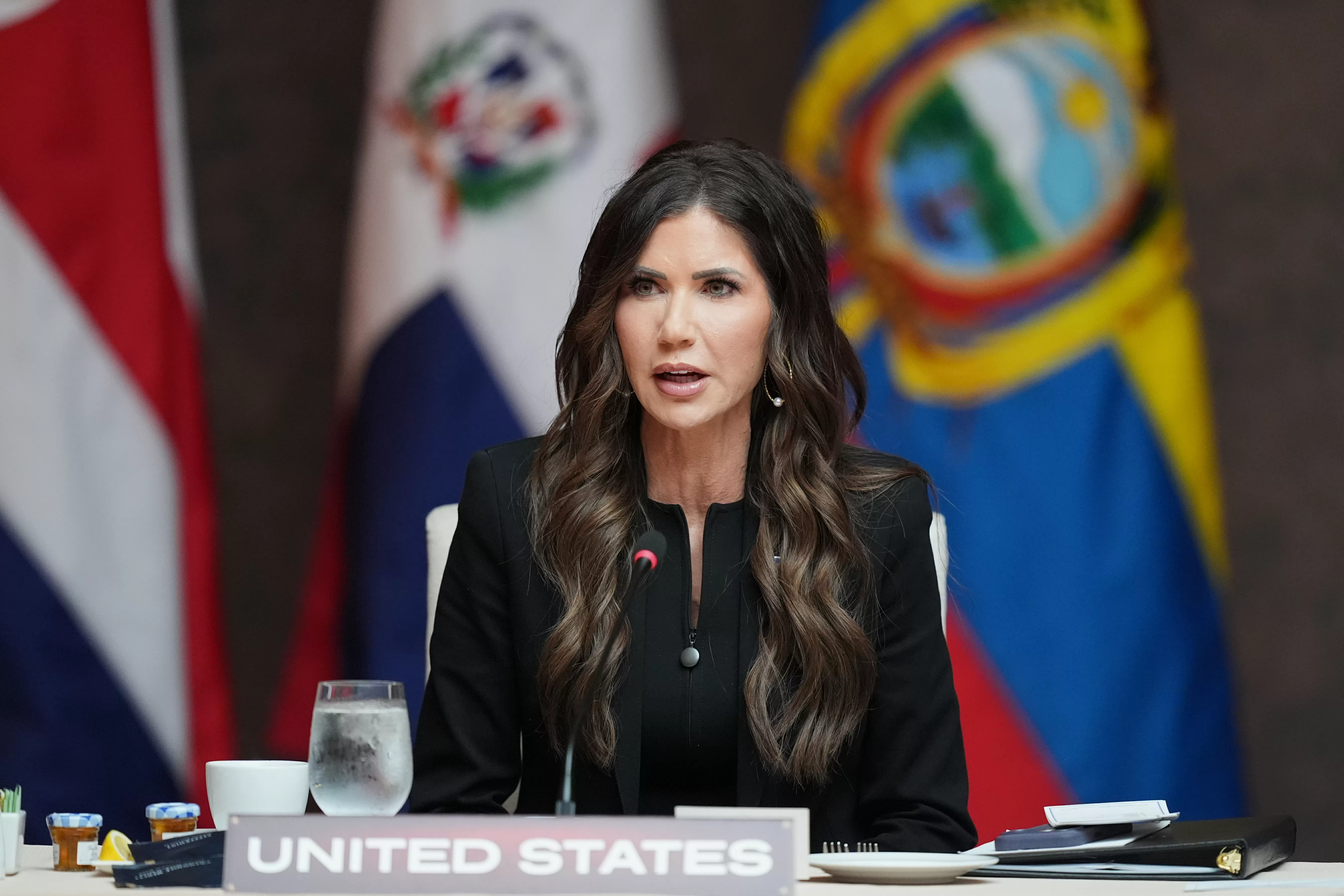 Costa Rica to accept 25 'third country' deportees from US every week