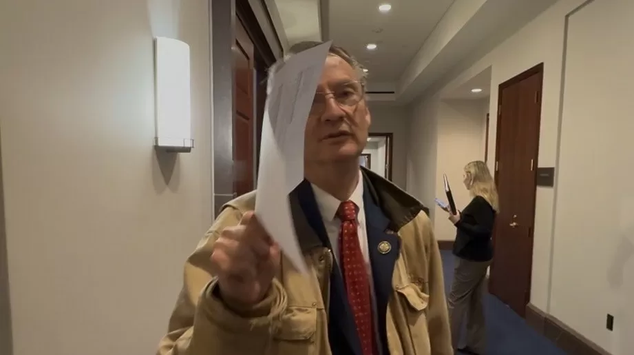 WATCH: “You’re Stealing My Dadgum Money, I Want it Back, and I Want Your Ass in Jail!” – Tim Burchett to DOJ: “They Need to Get Off Their Ass and Do Something” About Minnesota Fraud (EXCLUSIVE)
