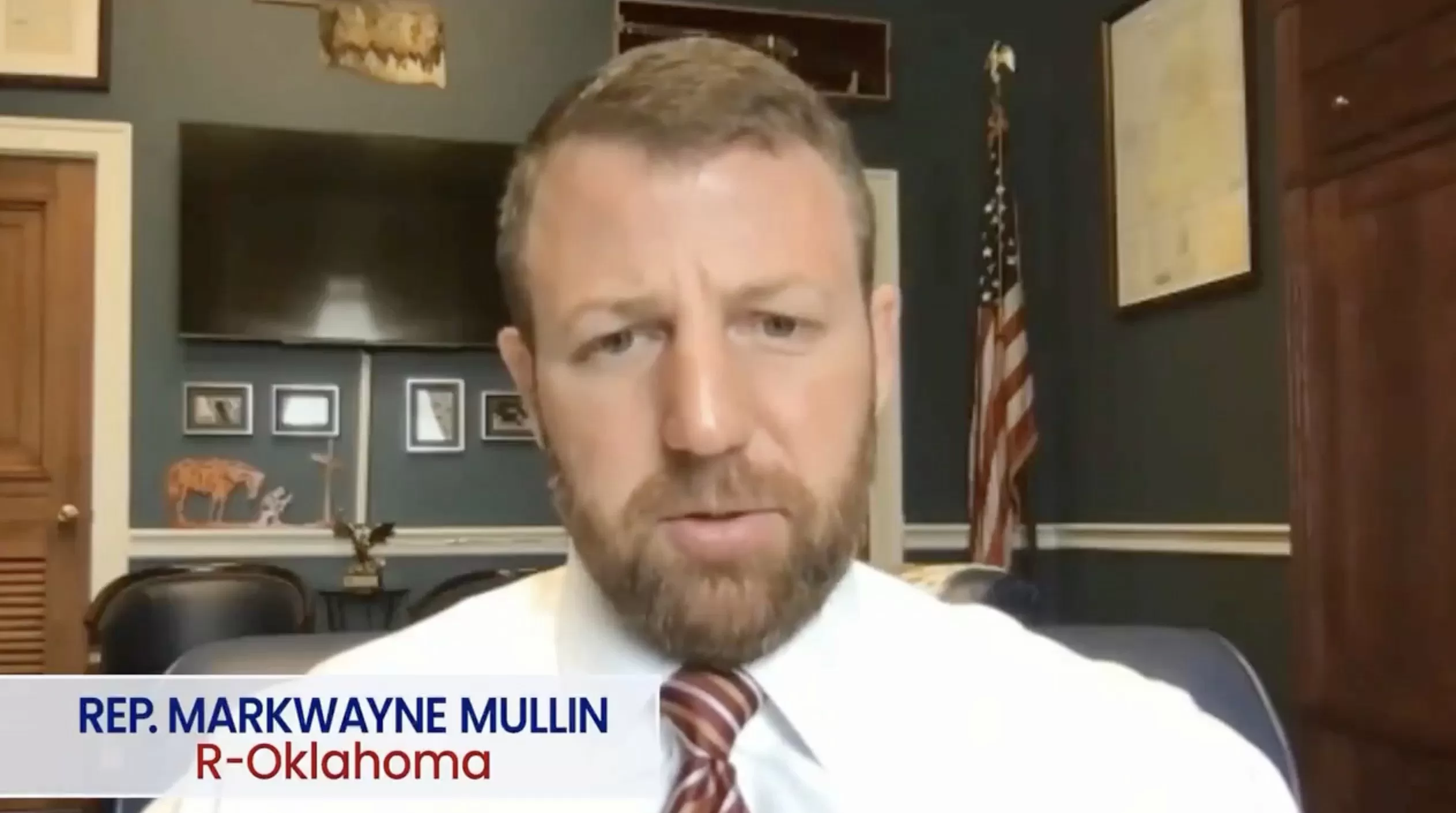 SHOCKING VIDEO RESURFACES: Trump’s New DHS Pick Markwayne Mullin PRAISED and HUGGED the Cop Who MURDERED Unarmed Air Force Vet Ashli Babbitt – Called Him a Hero!