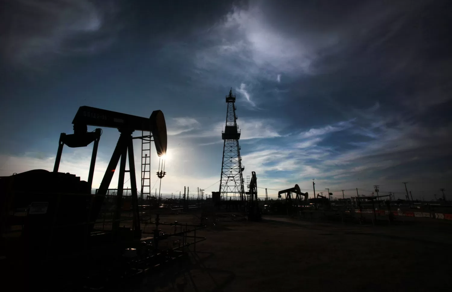 Opinion: How to bring down gas prices in California (Hint: Pumping oil won’t help)