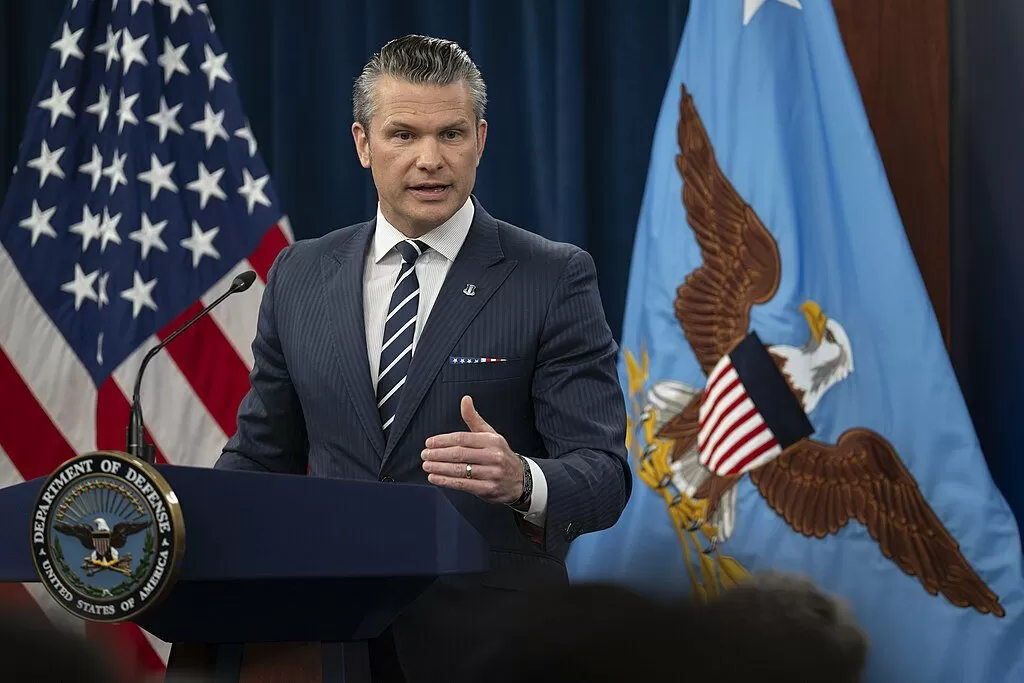Clinton Judge Rips Hegseth, Orders Pentagon to Restore Press Access