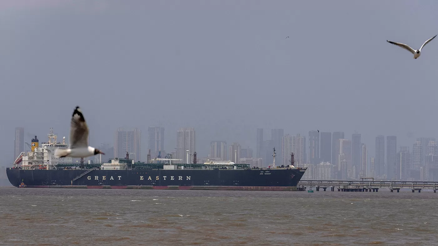 Iran says Strait of Hormuz will close again amid US blockade