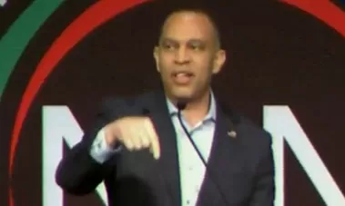 Hakeem Jeffries Reveals the Next Trump Admin. Target on Dems’ Hit List Following Firings of Kristi Noem and Pam Bondi (VIDEO)