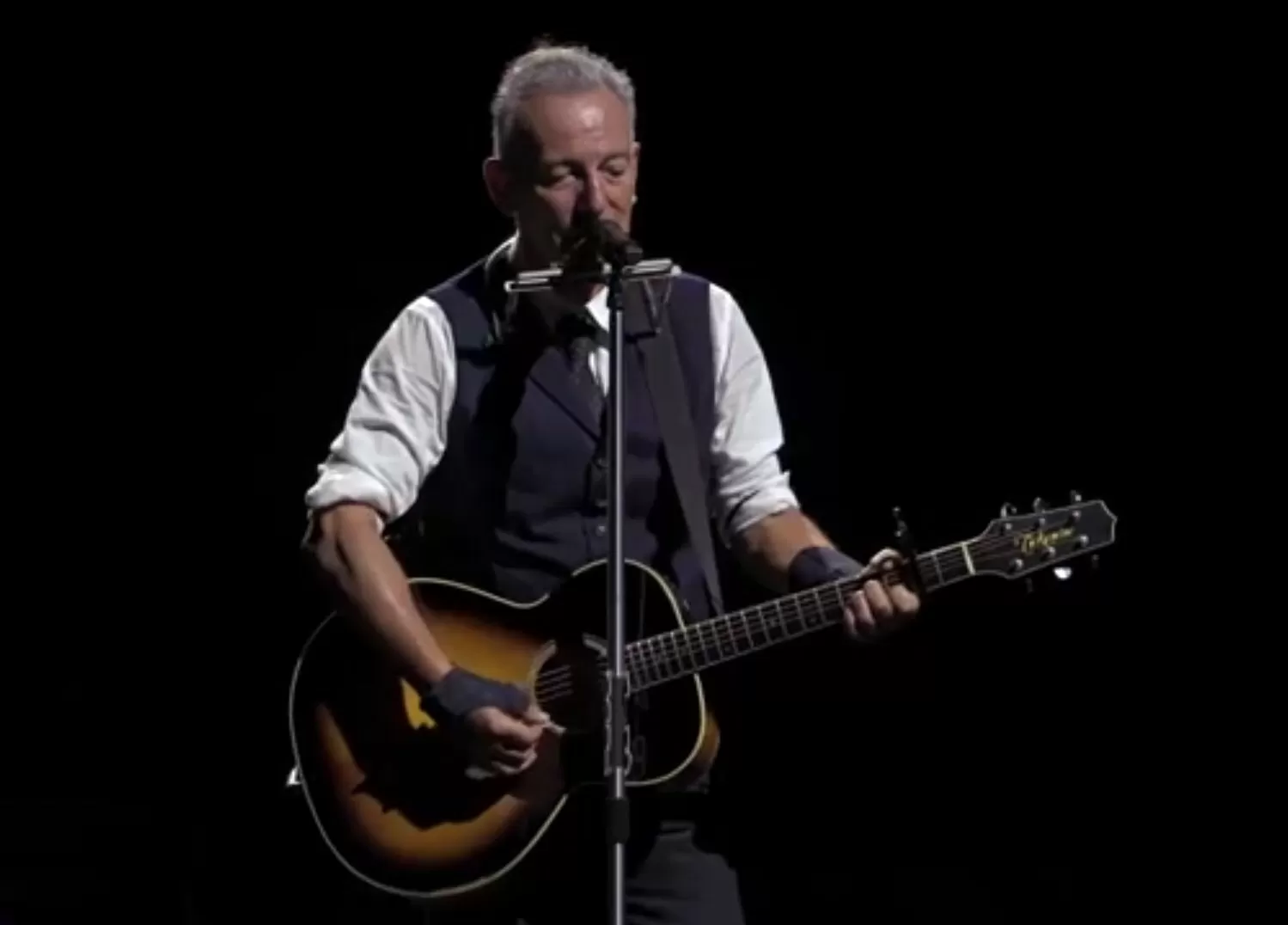 SELF-AWARENESS FAIL: Rich Man Bruce Springsteen Blasts Rich Men for Abandoning the World (VIDEO)