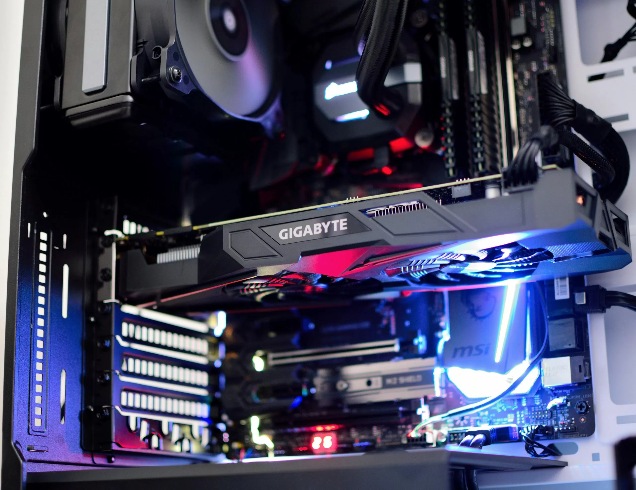 What advantages do GPUs offer for high-performance computing?