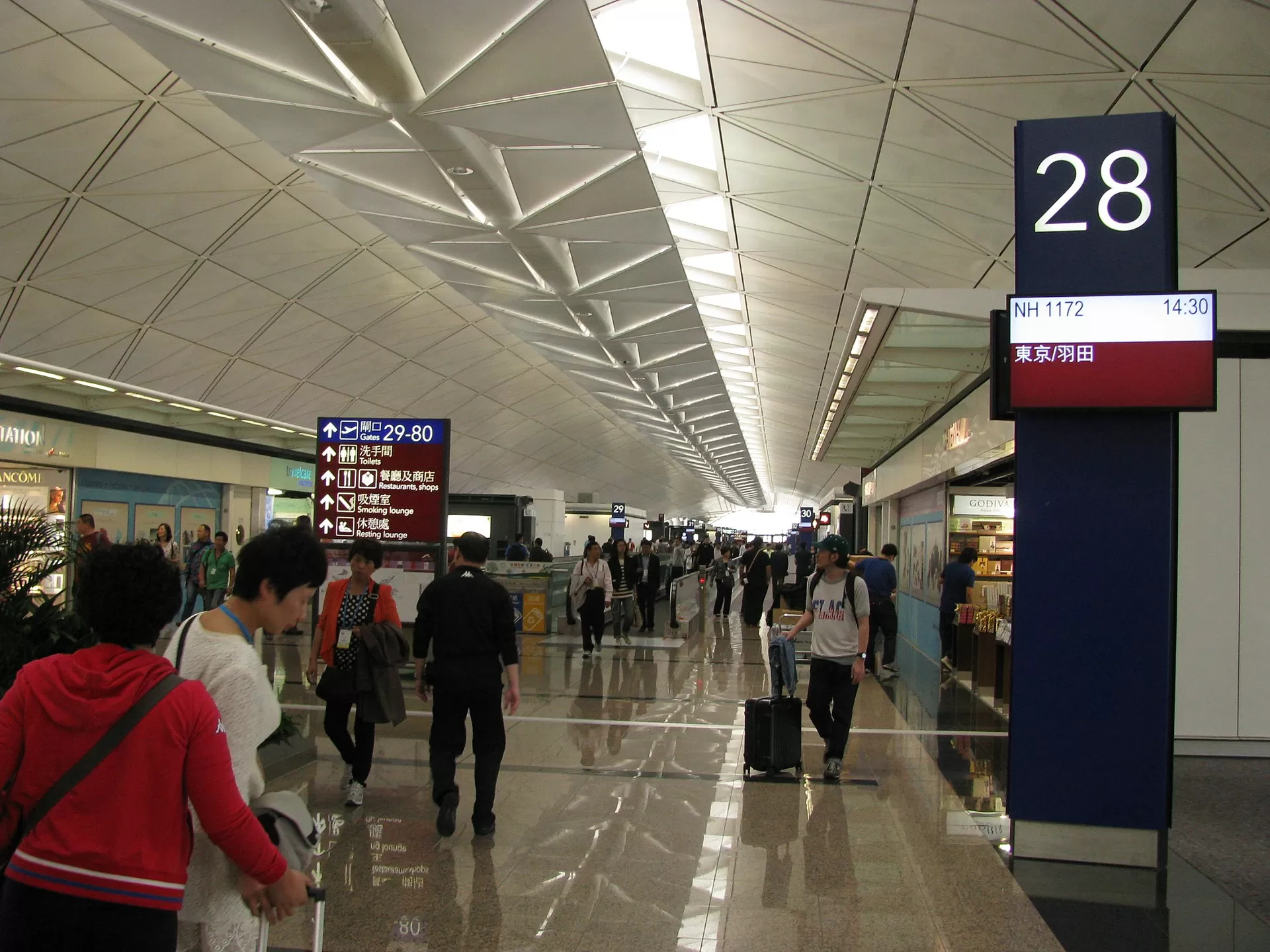 Americans Traveling to Hong Kong Will Now Face ARREST for Refusing to Hand Over Phones, Laptops, and Passwords