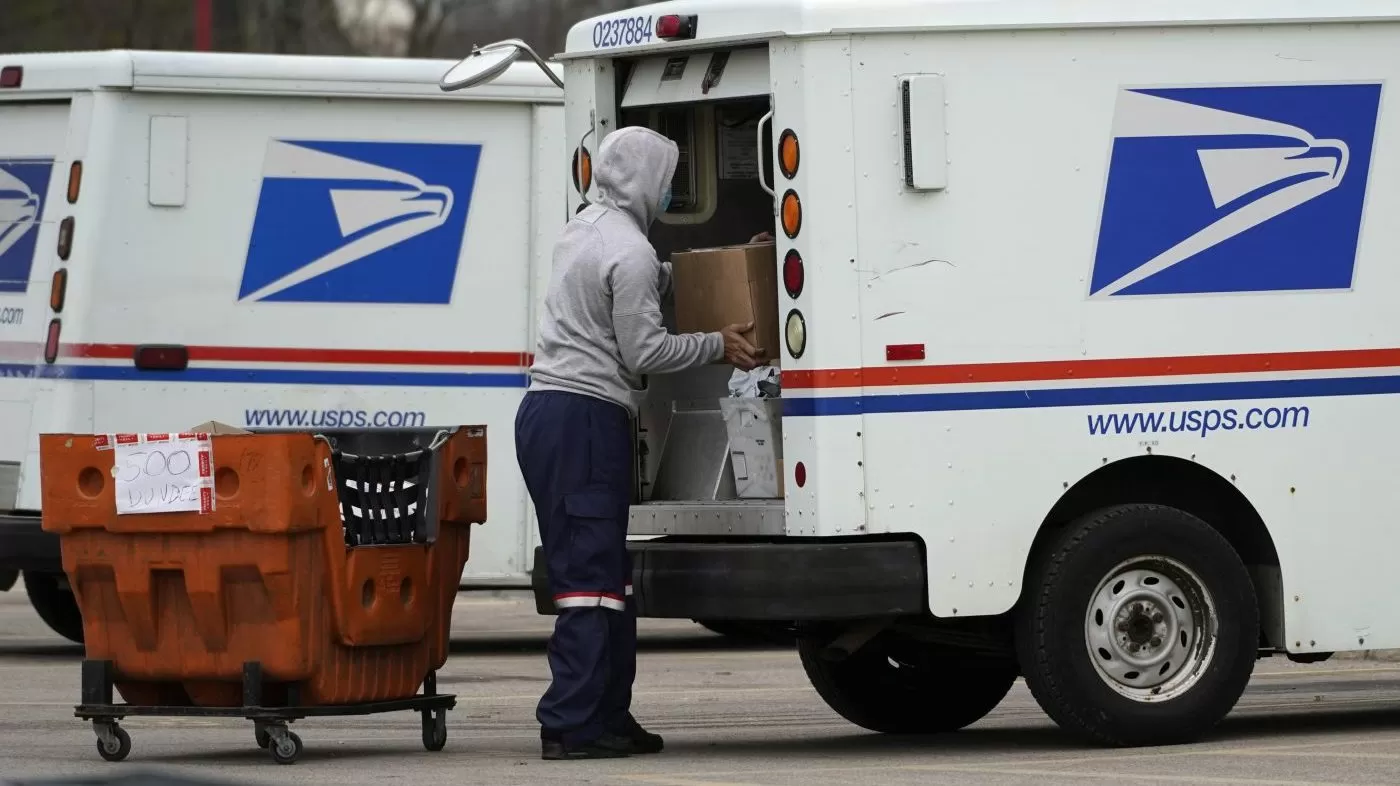 Amazon cuts back USPS deliveries in new agreement