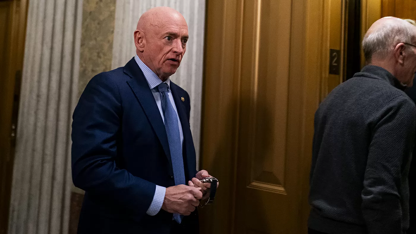 Mark Kelly: 'Illegal orders' to make civilians suffer in Iran would be 'black mark' on military, US