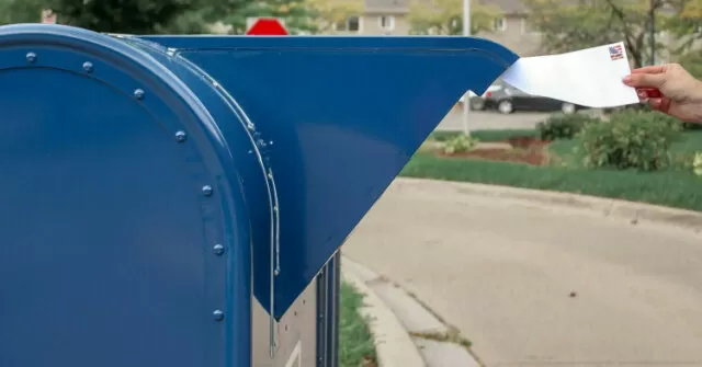 Trump Signs Order to Verify Mail-In Ballots Used by Eligible Voters