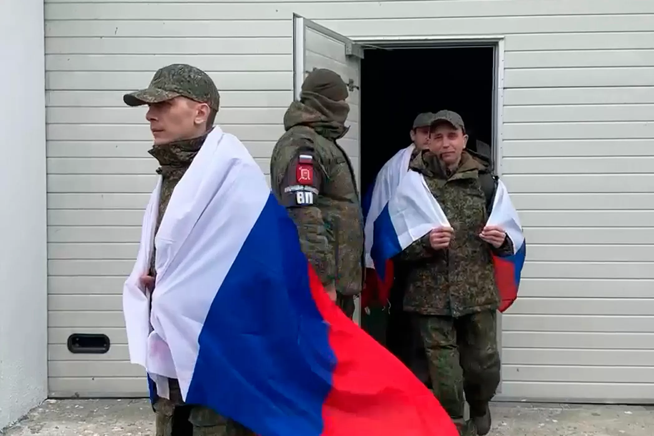 Orthodox Easter truce falters as Ukraine says Russia continues drone strikes despite ceasefire
